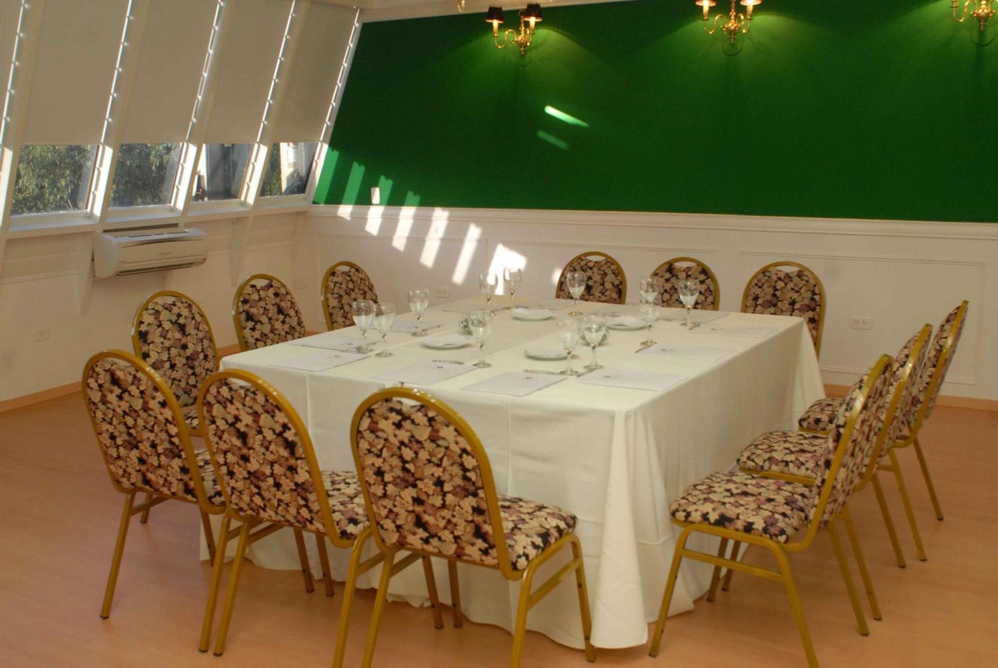 Ramada By Wyndham Buenos Aires Hotel Vicente Lopez Restoran gambar